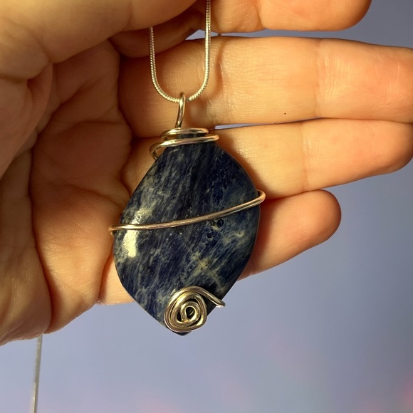 Lapis Lazuli Necklace, Crystal Jewelry, wire wrapped lapis lazuli pendant - Picture 4 of 15